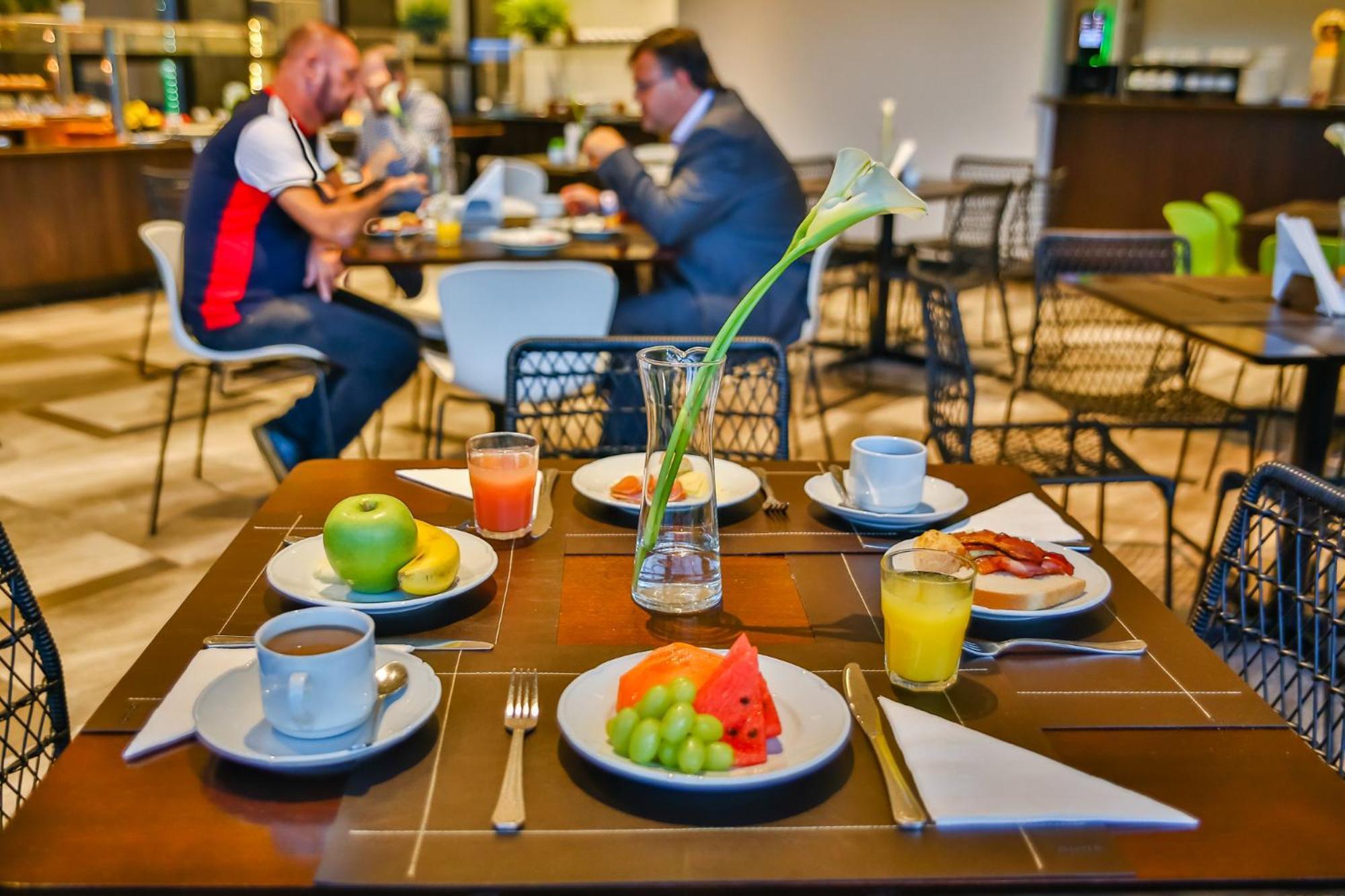 Готель Wyndham Garden Ribeirao Preto Convention Екстер'єр фото